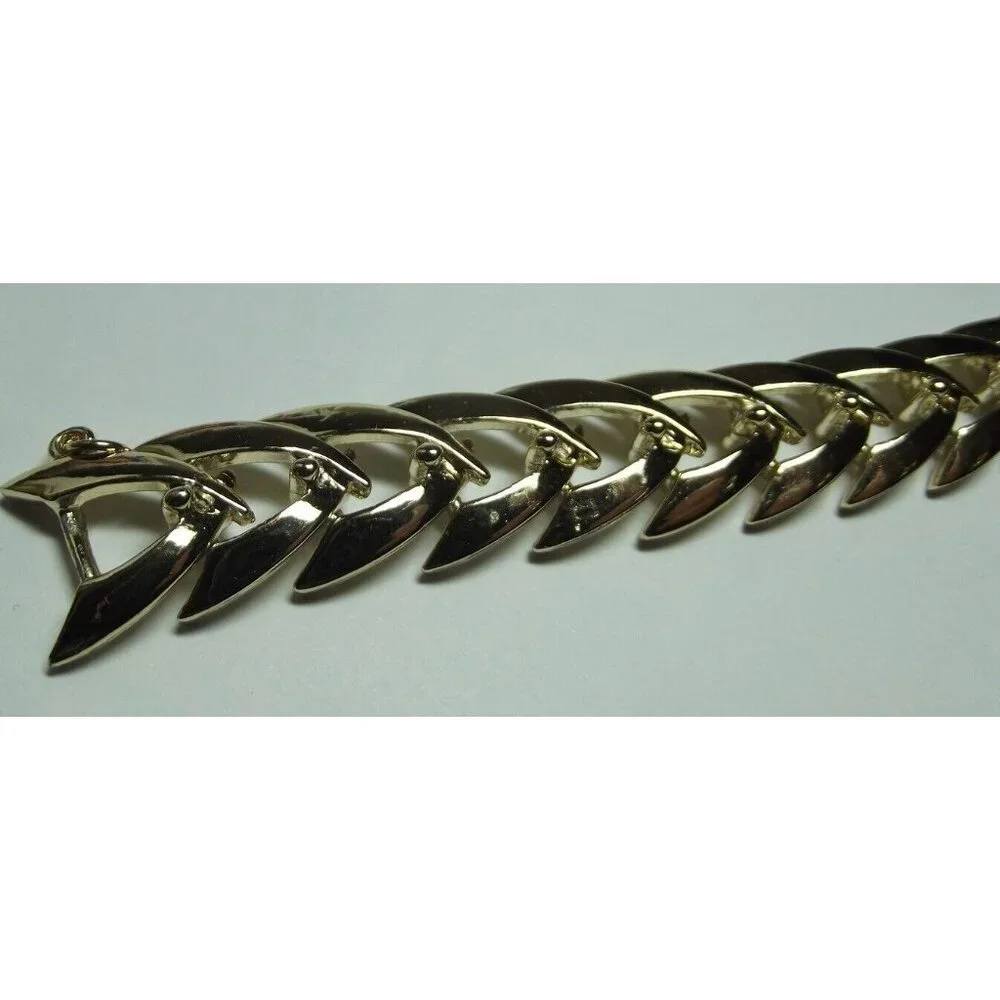 Vtg CORO Bracelet Gold-Tone V-Link w/safety chain Signed fashion costume jewelry